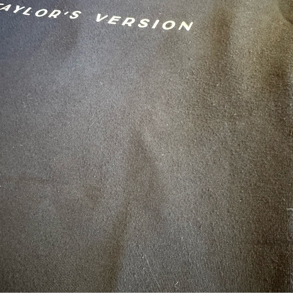 Taylor Swift‎ Taylor's Version Black Crewneck Sweatshirt, Size L - Picture 3 of 10